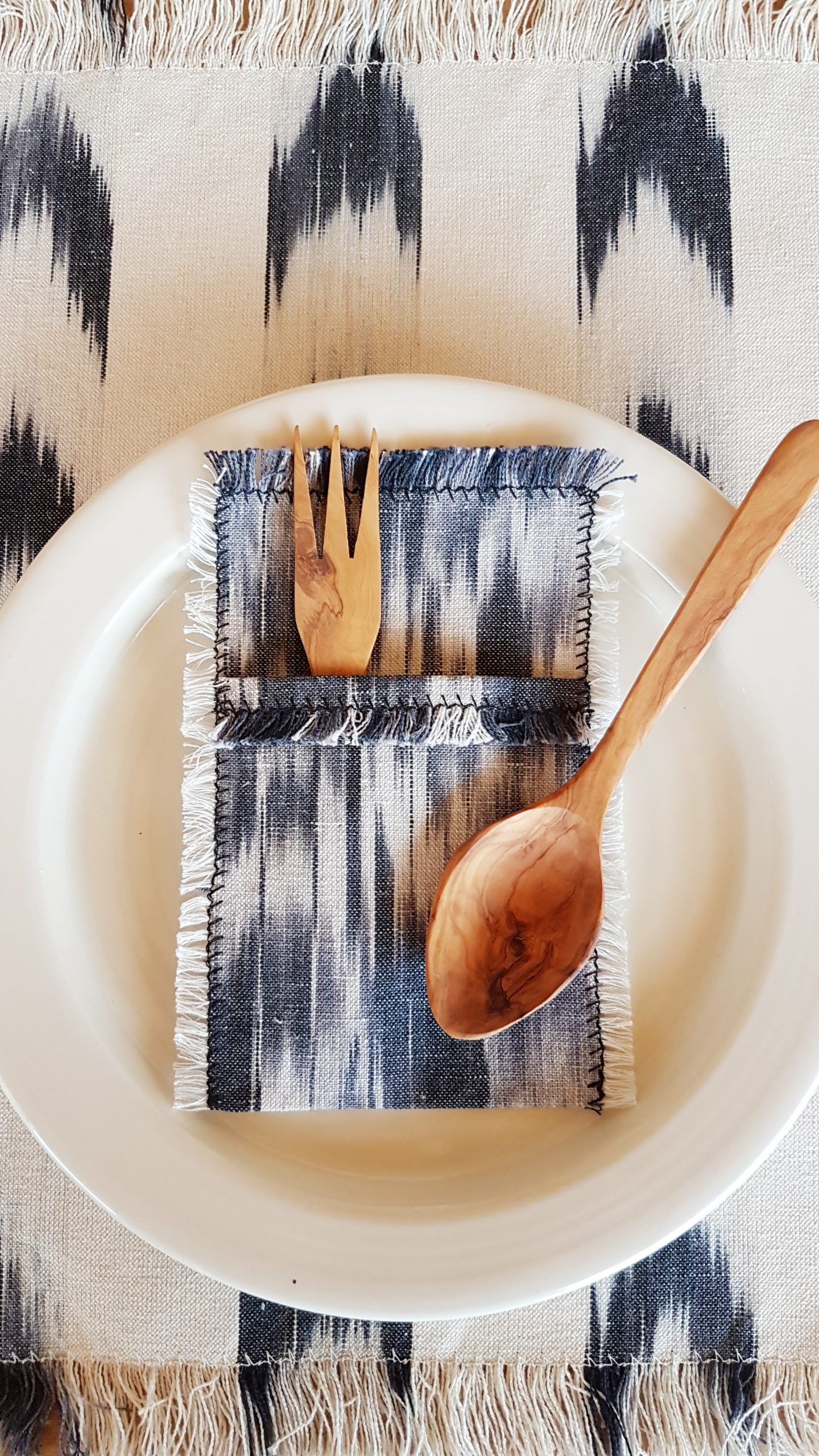 Cutlery holder