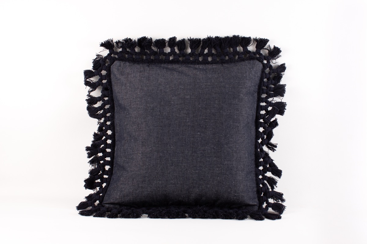 Coixí flecos 150 Negre