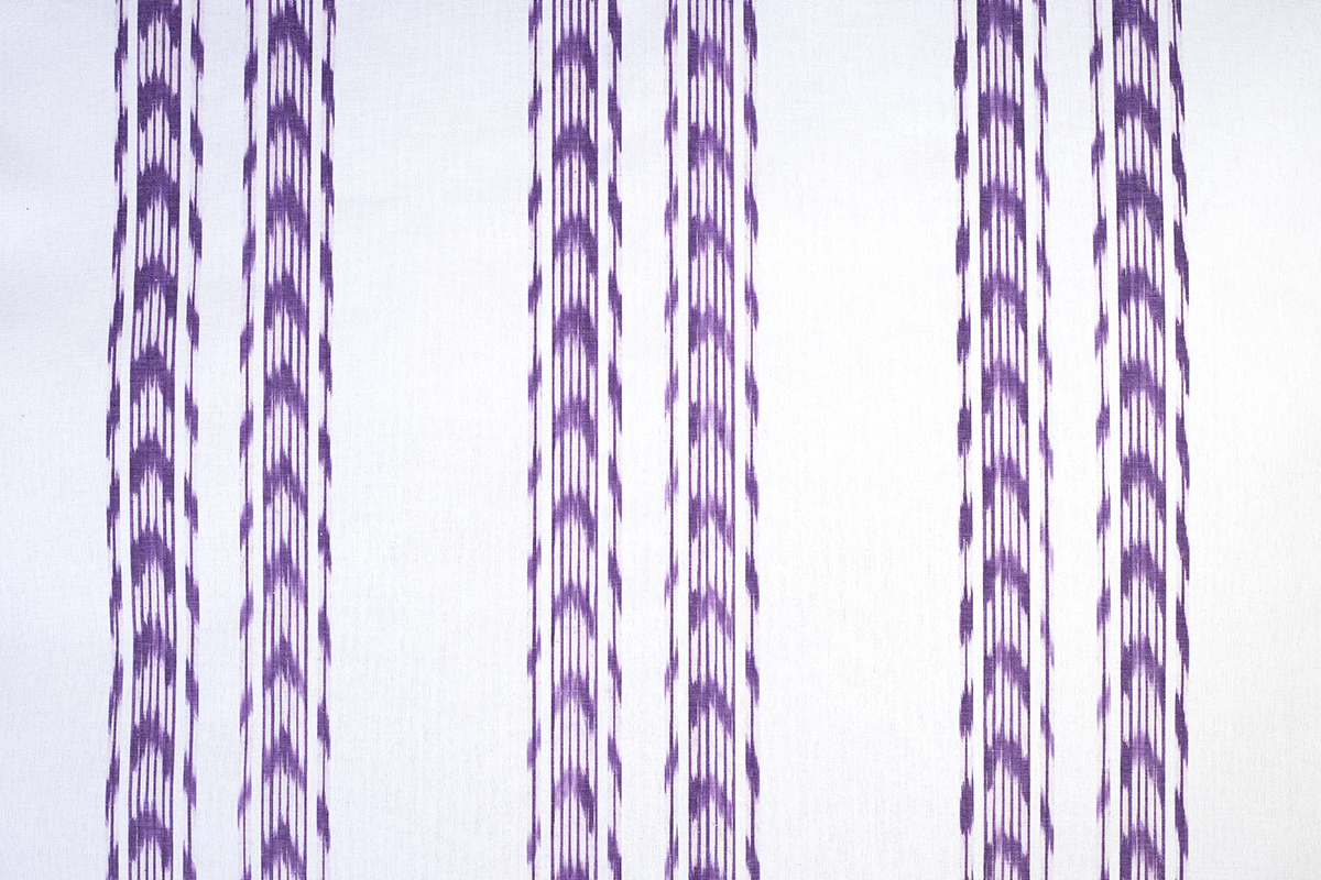 Mallorquinisches Stoffmodell 235 in violetter Farbe von Teixits Vicens