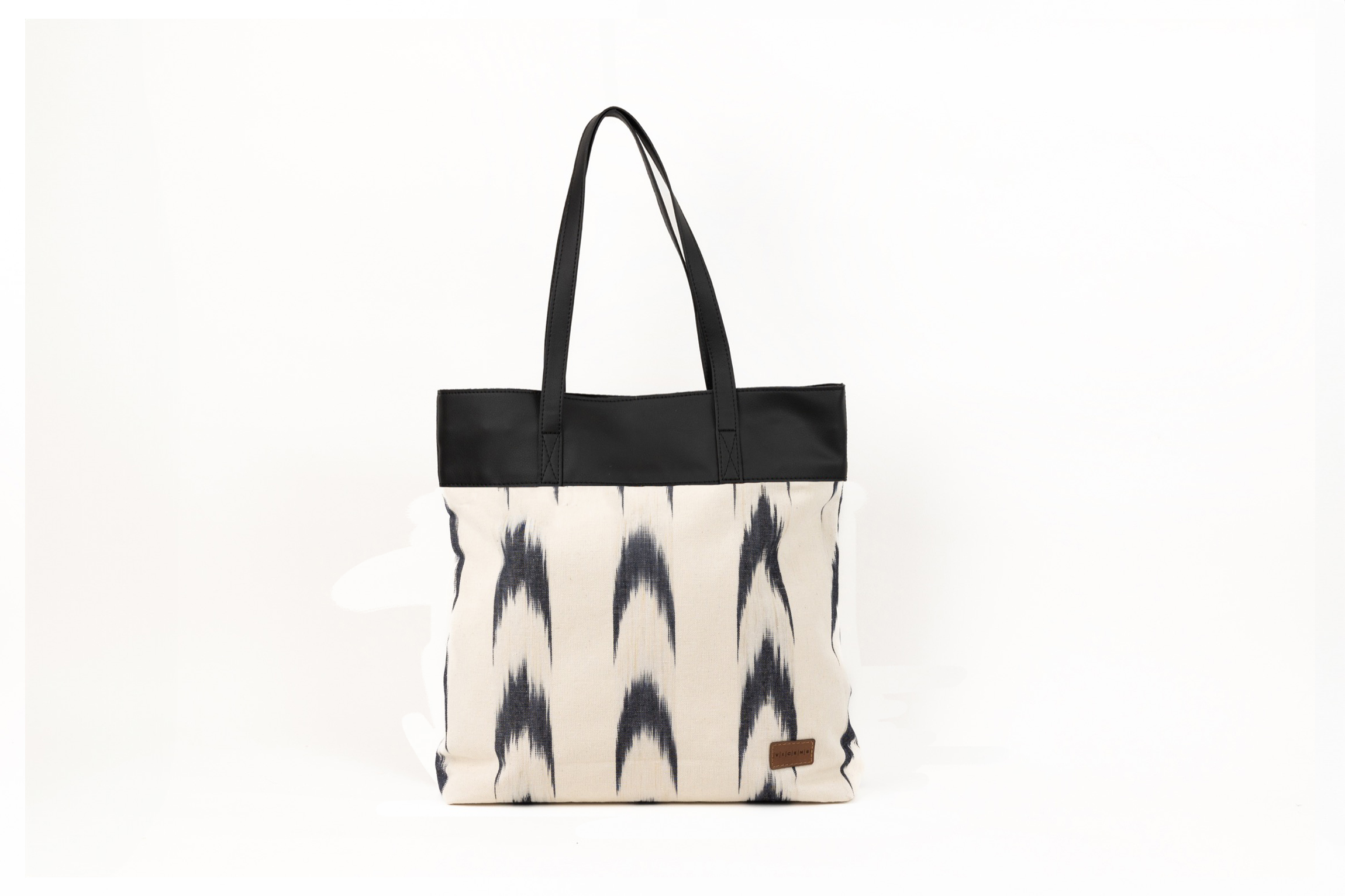 Bossa tote pell vegana ikat 61 Negre