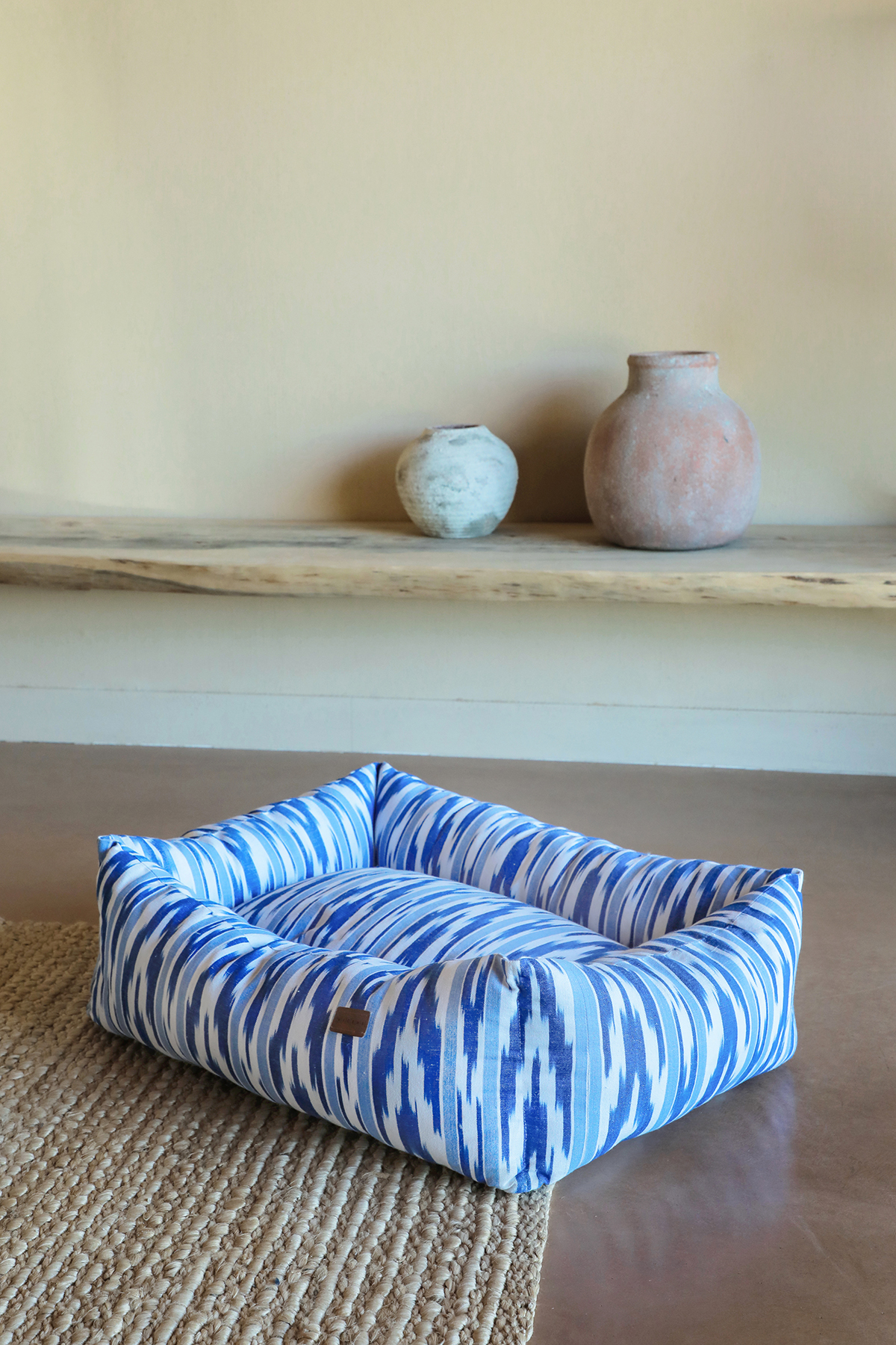 Hundebett aus mallorquinischem Stoff Ikat 109 Blau