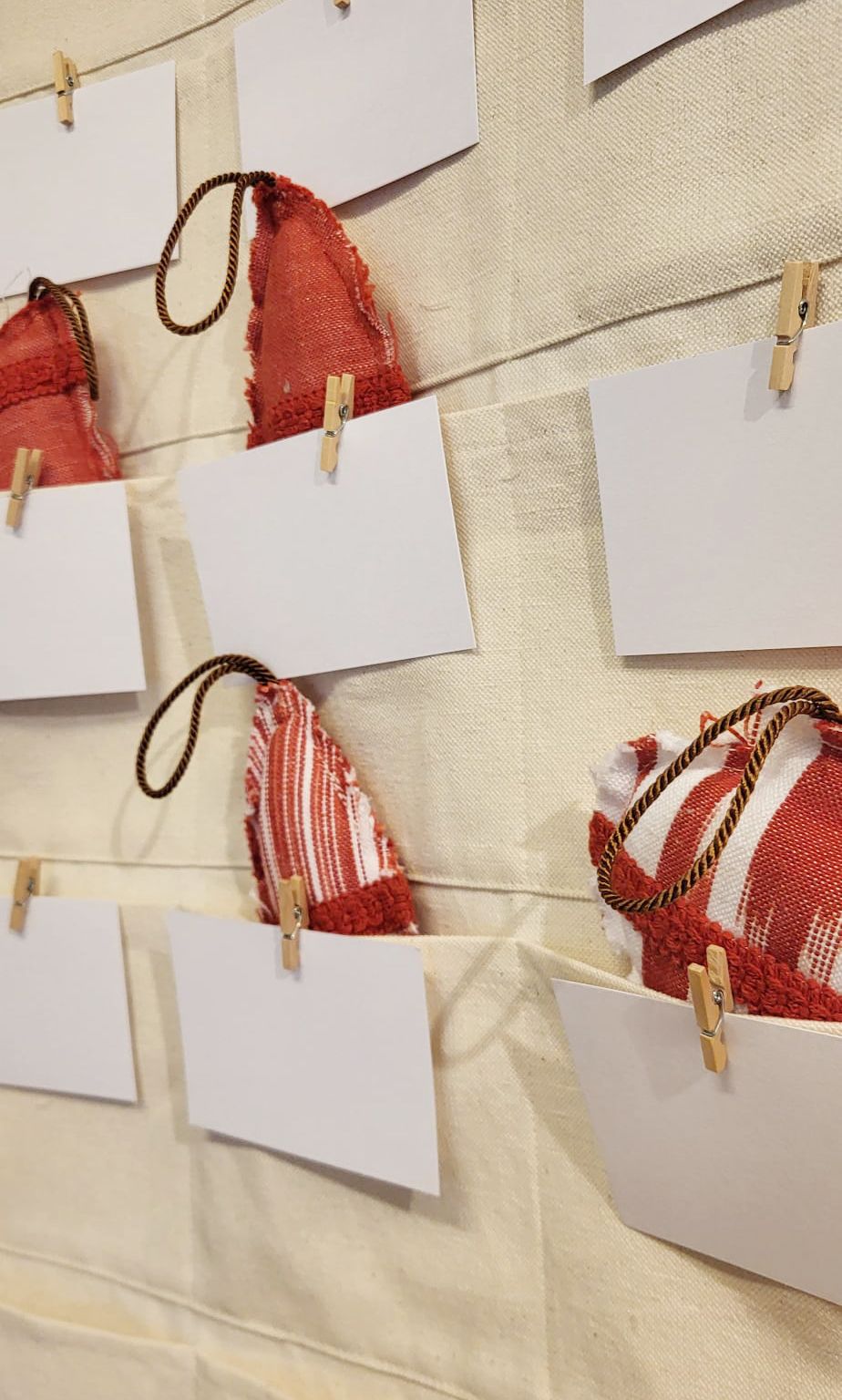 Calendari d'advent tela ikat 109 Vermell - Imatge 2