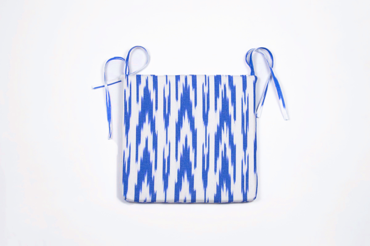 Cojín con cintas tela Mallorquina ikat 109 Azul