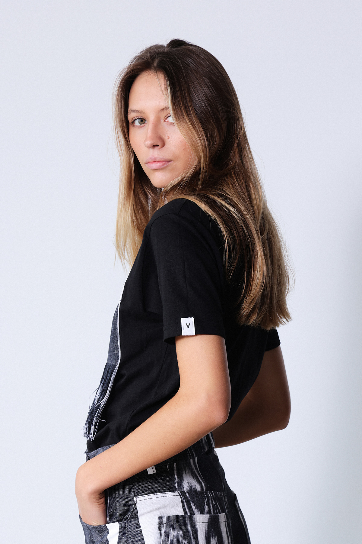 Samarreta negra Butxaca tela ikat serrell 124 negre - Imatge 3